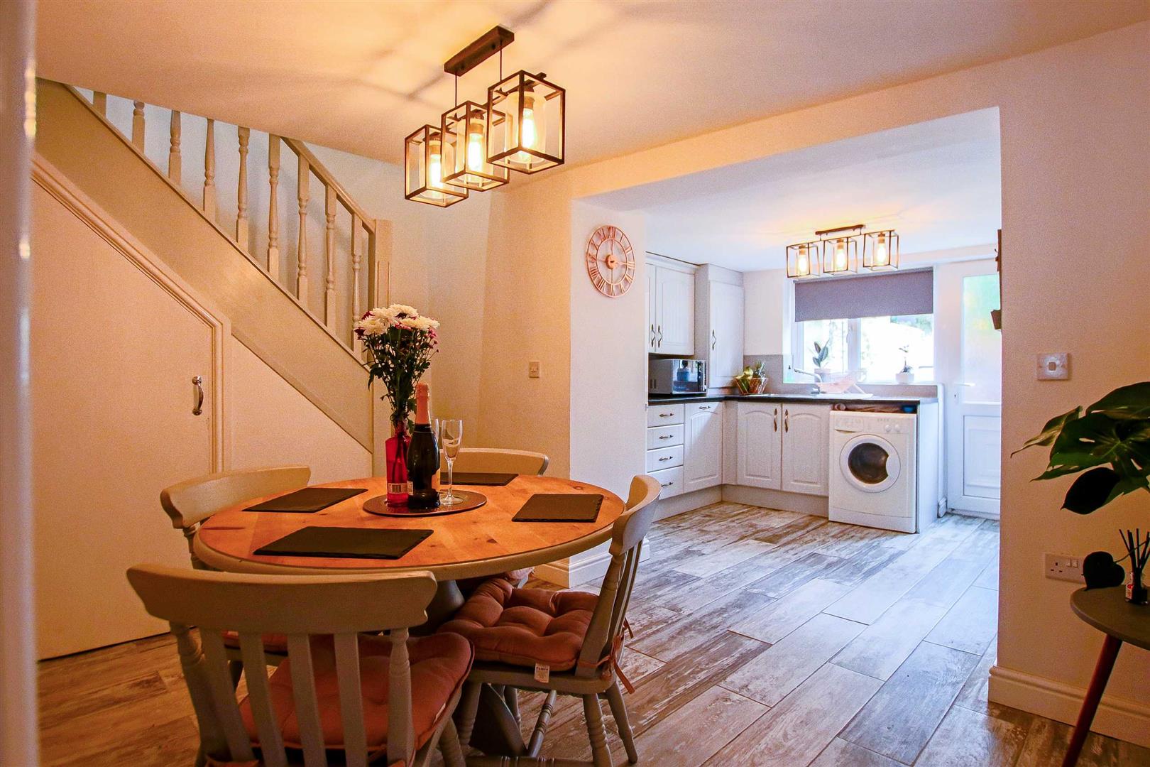 2 Bedroom Terraced Cottage For Sale - Main Image